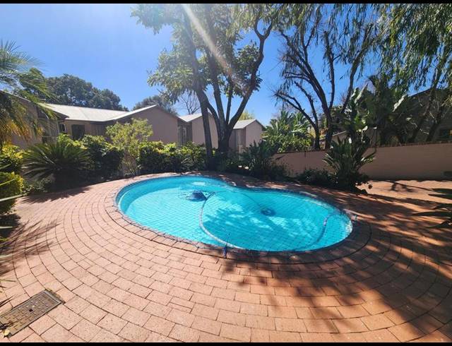 3 BEDROOM PROPERTY TO RENT IN MUCKLENEUK